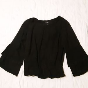 🧵3 for $15🧵AGB Black Bell Sleeve Blouse